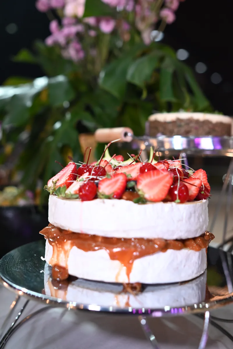 Naked cake com morangos